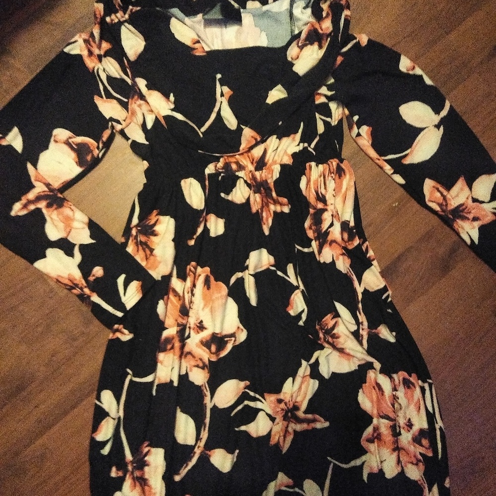 MOTHER BEE MATERNITY DRESS